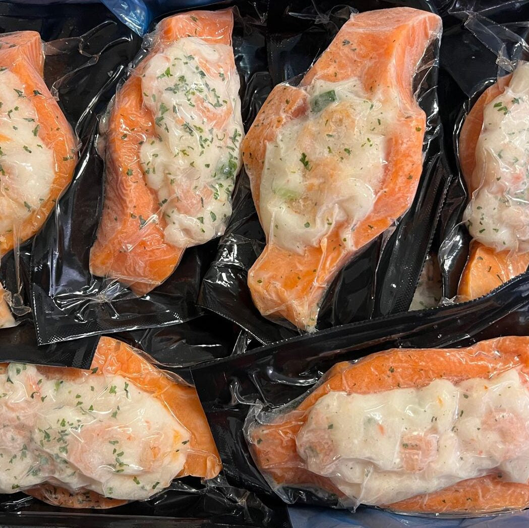 Truite Suprême chaire de crabe, pétoncles, crevettes, vin blanc | 10 unités